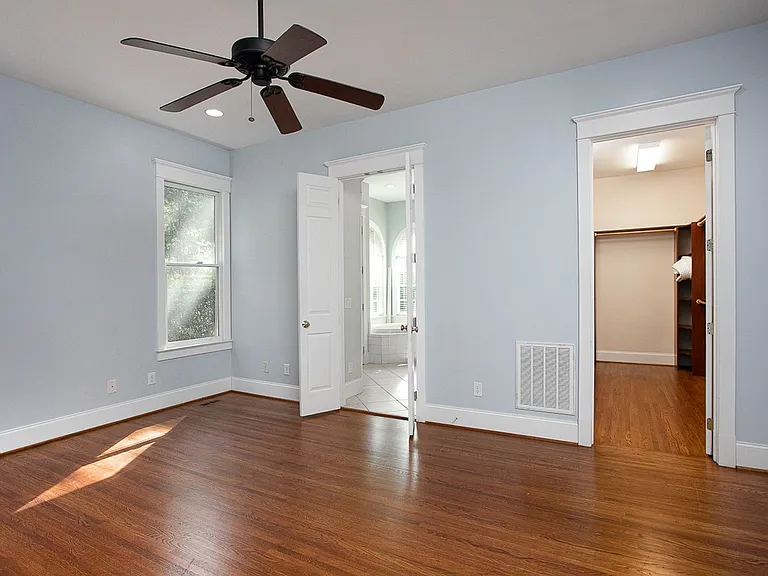 81103 Alexander — Photo 13