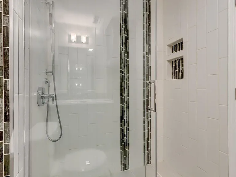 1074 Peachtree Walk NE #B222 — Photo 23