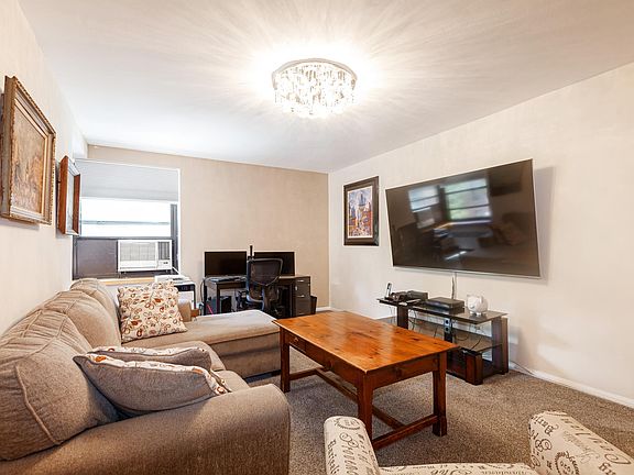 5th image of 32-22 91st St APT 301