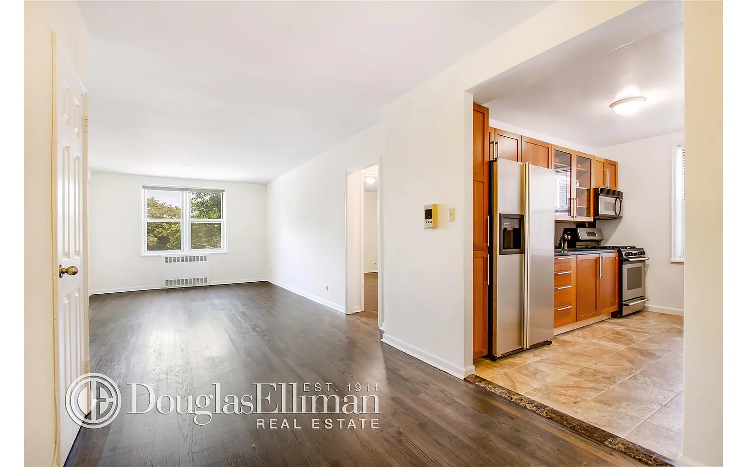 5639 Netherland Ave APT 4E photo 1