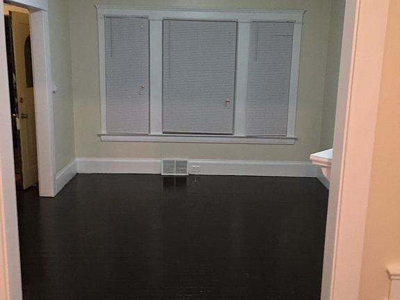 3rd image of 2169 W 95th St