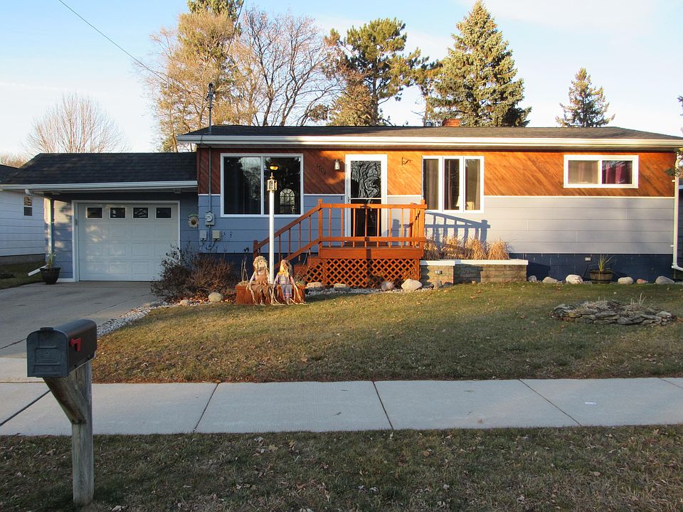 1st image of 1704 30th Ave