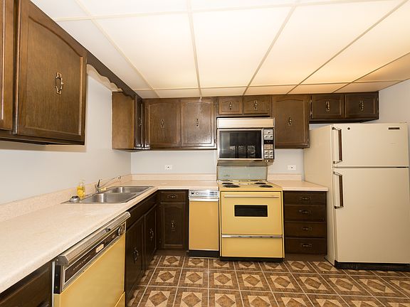 5th image of 7320 Dixon St APT 302