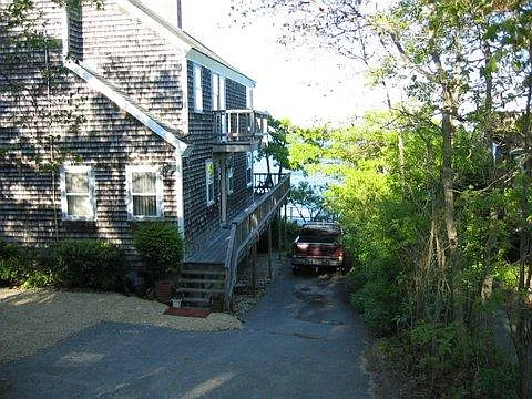 100 Shore Dr — Photo 4