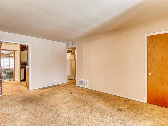 4th image of 5315 Gulfport Dr