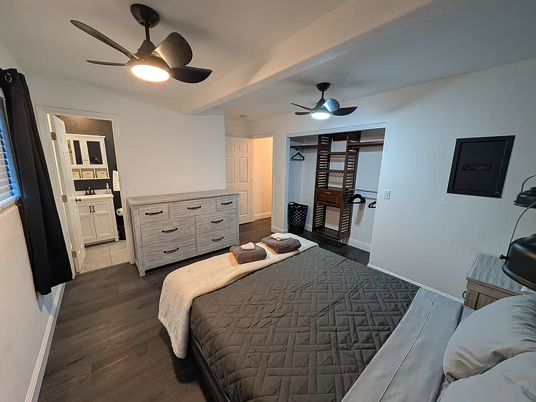 433 W H St — Photo 10