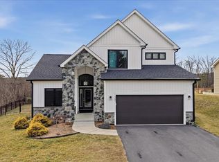 787 W Masters Dr, Cross Junction, VA 22625