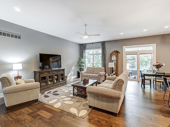 4th image of 10590 Laguna Cir