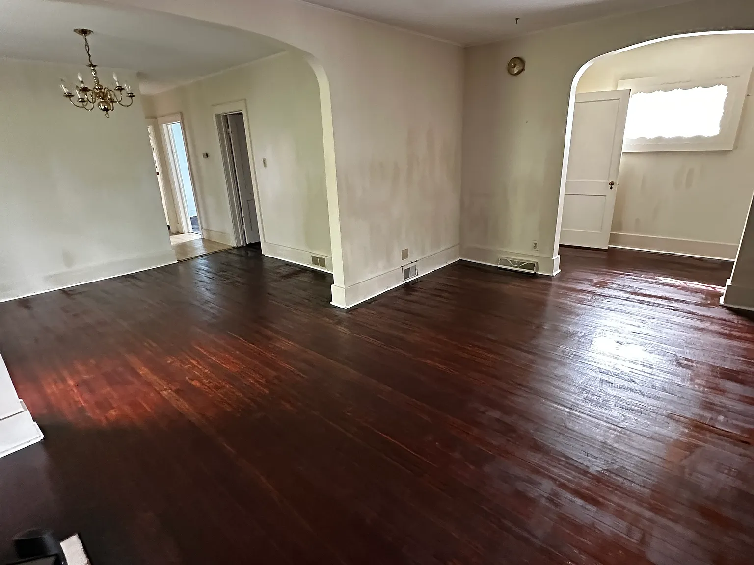 4 bed, 1600 sqft, $2,600 — Photo 3