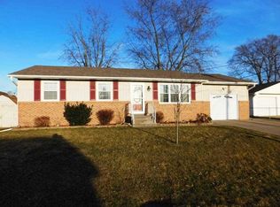 304 3rd St, Colona, IL 61241