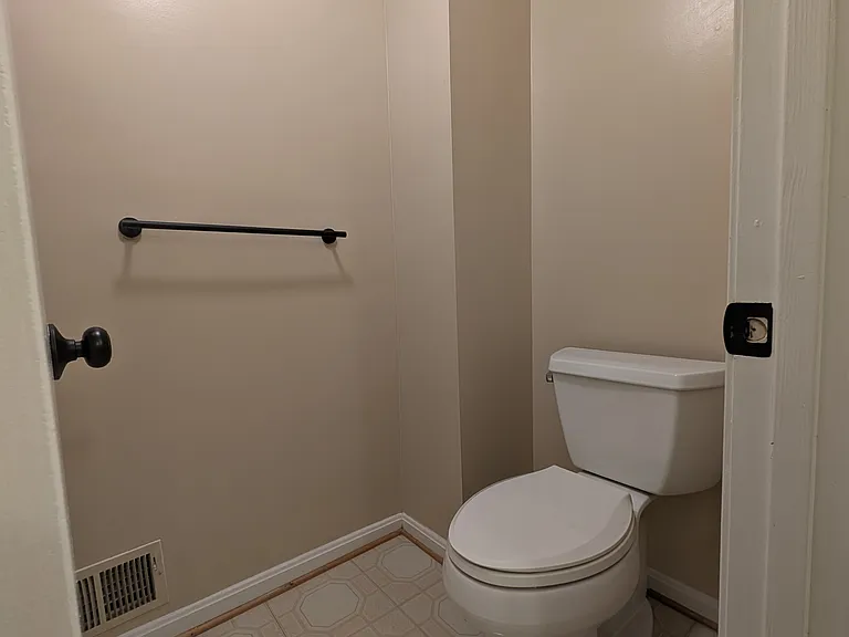 42 Battersea Bridge Ct — Photo 35