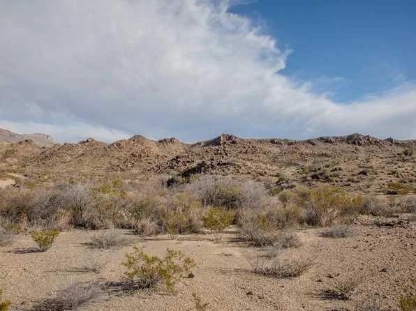 101 Yellow Hill Rd, Terlingua, TX 79852