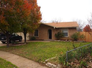 1911 Redwood St, Arlington, TX 76014
