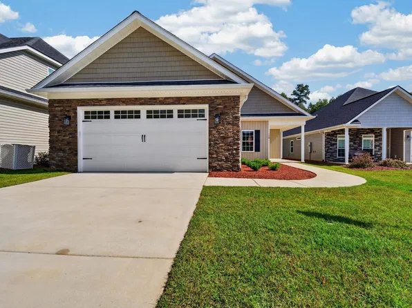 130 Fairway Oaks Dr, Perry, GA 31069