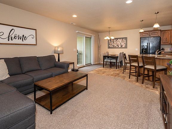 3rd image of 808 Compass Ln