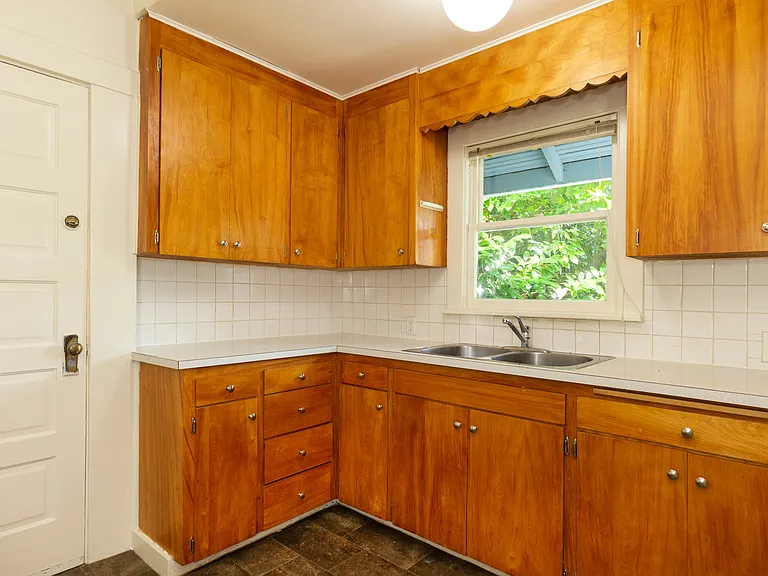 Evanston Apartments - Located on the north side of Fremont — Photo 25