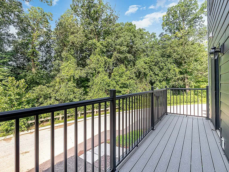158 High Pointe Dr — Photo 11
