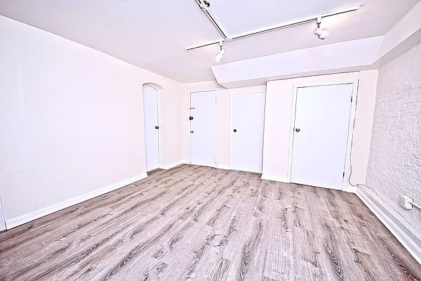 Rented by Bien Realty Ltd | media 13