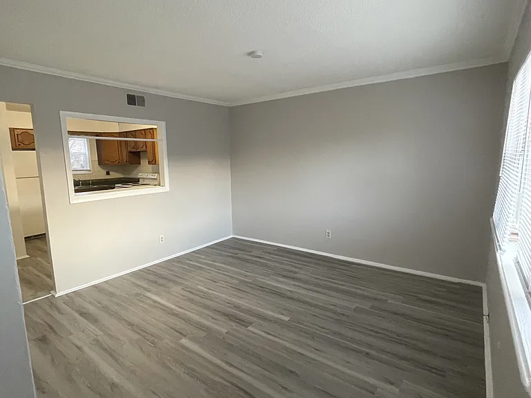717 S Prairie St #3 — Photo 2