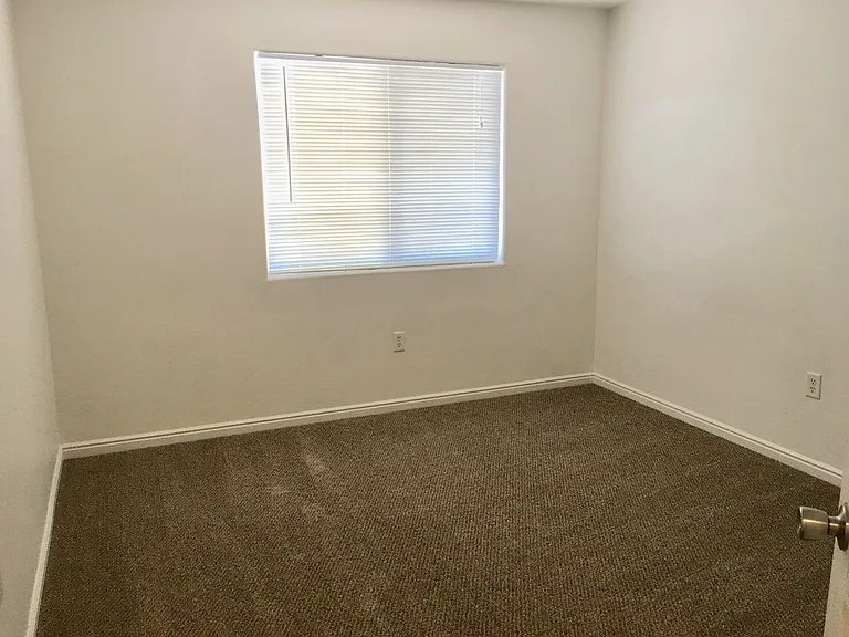 790 N 2720 E #28 — Photo 5