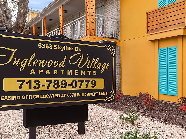 Inglewood Village Apartments — Photo 17