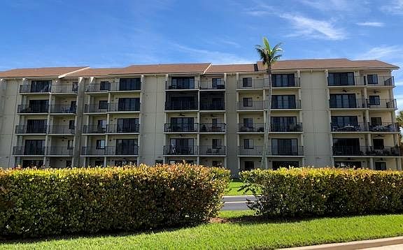 4th image of 901 Seafarer Cir APT 401