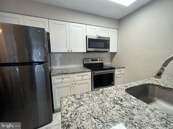 3rd image of 8625 Beekman Pl Unit B