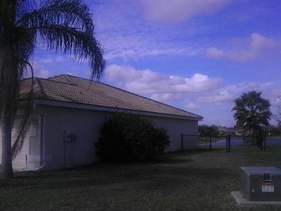 2nd image of 2829 Amberwood Ln