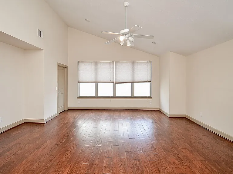 5311 Lillian St — Photo 16