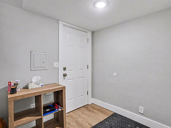 2nd image of 2731 Valk St