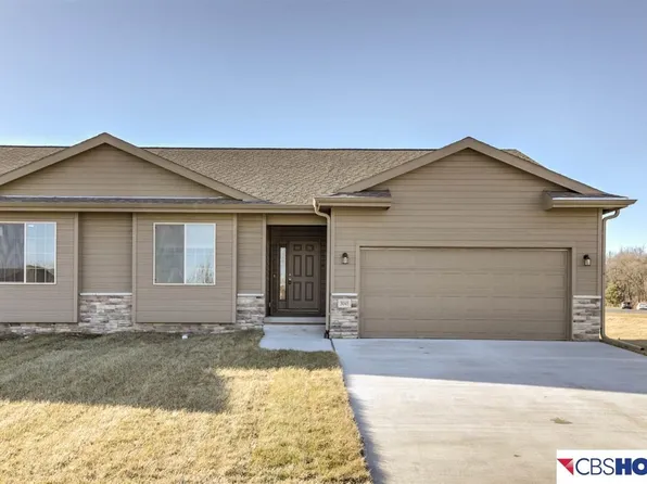 3045 Lakeside Dr, Plattsmouth, NE 68048