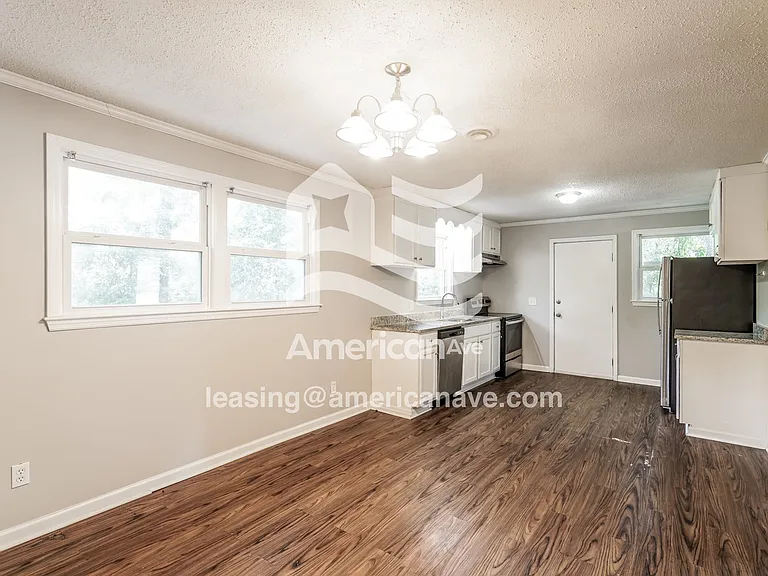 774286_004_dining_room_4.jpg