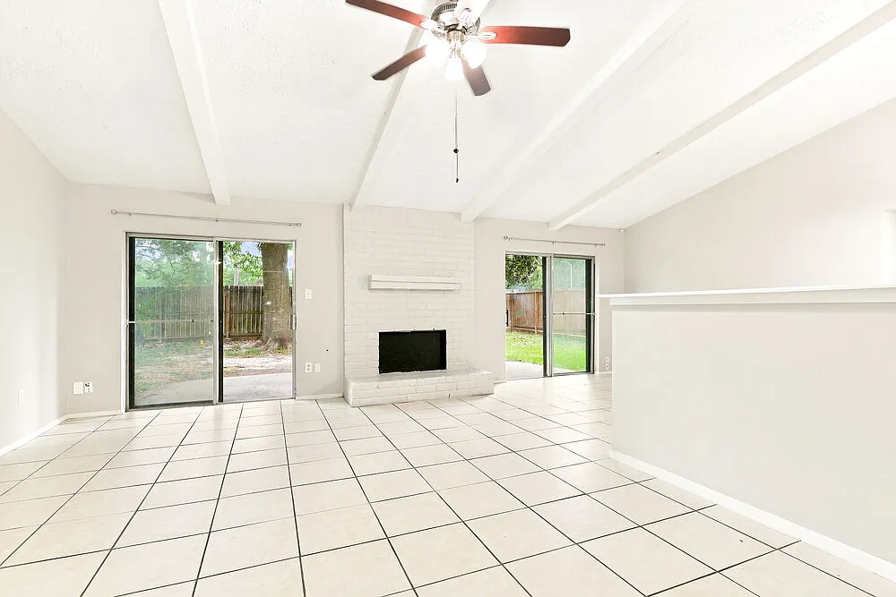 3 bed, 2.0 bath, 1488 sqft, $1,795 — Photo 3