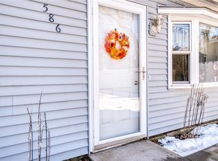 586 Old Main St, Coventry, RI 02816