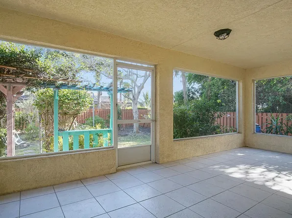 938 SW Mccracken Avenue, Port St Lucie, FL 34953