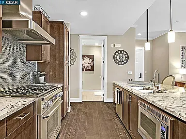 200 Railroad Ave #202 — Photo 5