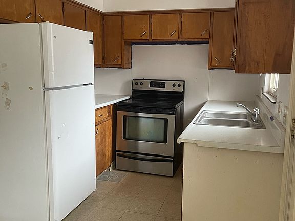 2nd image of 2930 6th St APT 3