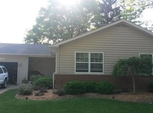 1967 Vermont St, Rolling Meadows, IL 60008