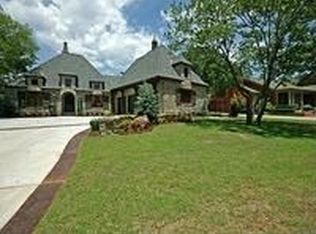 1219 Belford Ave, Nichols Hills, OK 73116