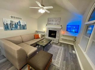 820 NE Bristol Dr, Lees Summit, MO 64086