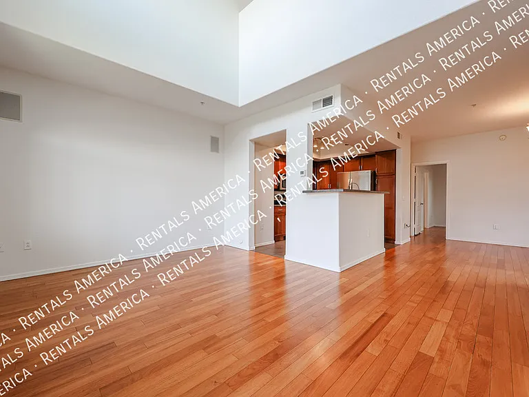 2402 E 5th St #1515 — Photo 15