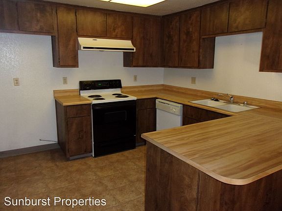 2nd image of 4944 Travertine Cir
