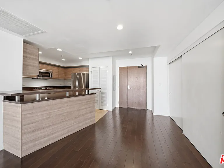 3785 Wilshire Blvd #1607 — Photo 3