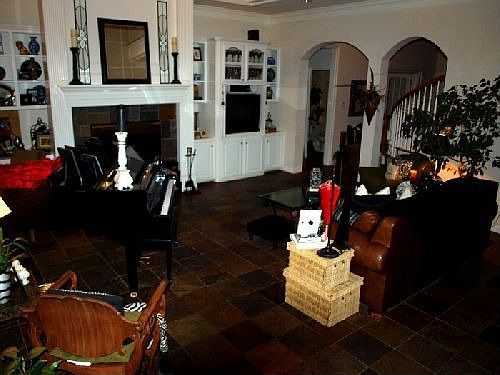 3rd image of 507 Stonewall Ct