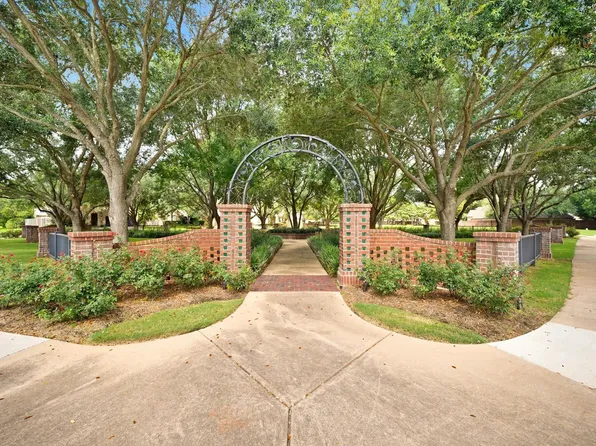 2206 Ascot Ln, Sugar Land, TX 77479