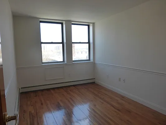 Rented by LDMI Realty Group LLC | media 25