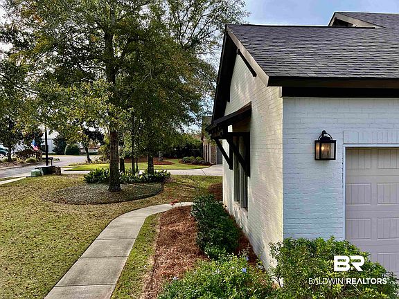 4th image of 8025 Creekbank Dr
