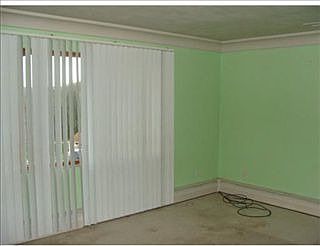 4th image of 35 Holly Dr