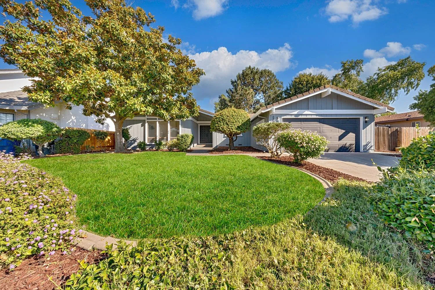 6833 Gloria Dr photo 1