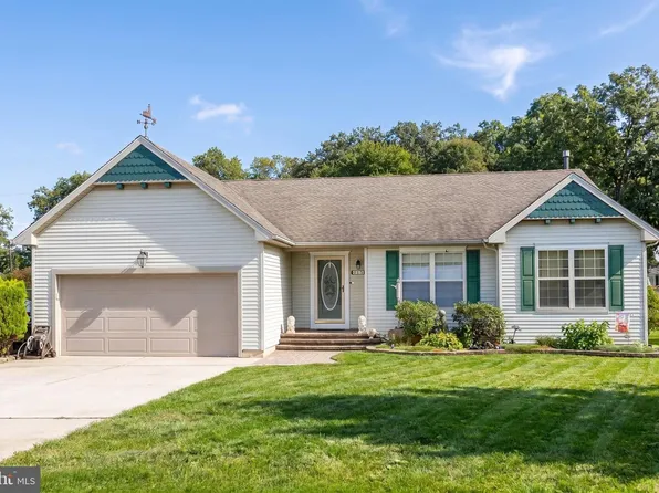 14 E Gate Dr, Sicklerville, NJ 08081